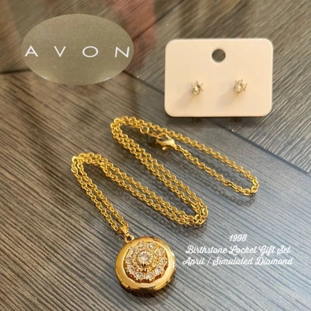 Vintage 1998 Avon Birthstone Locket Gift Set April / Simulated Diamond